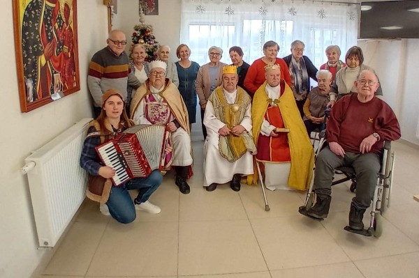 Przybieżeli do Centrum opiekuńczo - mieszkalnego w Osobnicy Królowie 