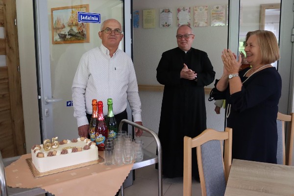 Seniorzy uczcili 65-urodziny swojego kierowcy, naszego Pana Wiesia.